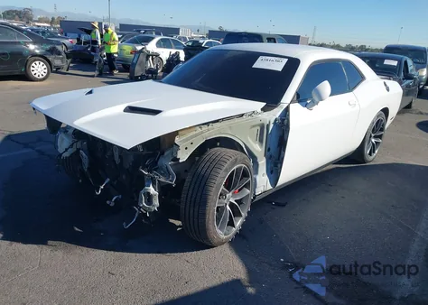 2017 Dodge Challenger Sxt z USA, uszkodzony, nr VIN 2C3CDZAG6HH659679